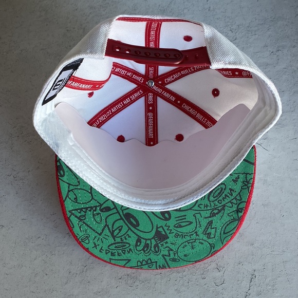 Limited Edition Chicago Bulls Artist Series Hat/Cap - Picture 3 of 8